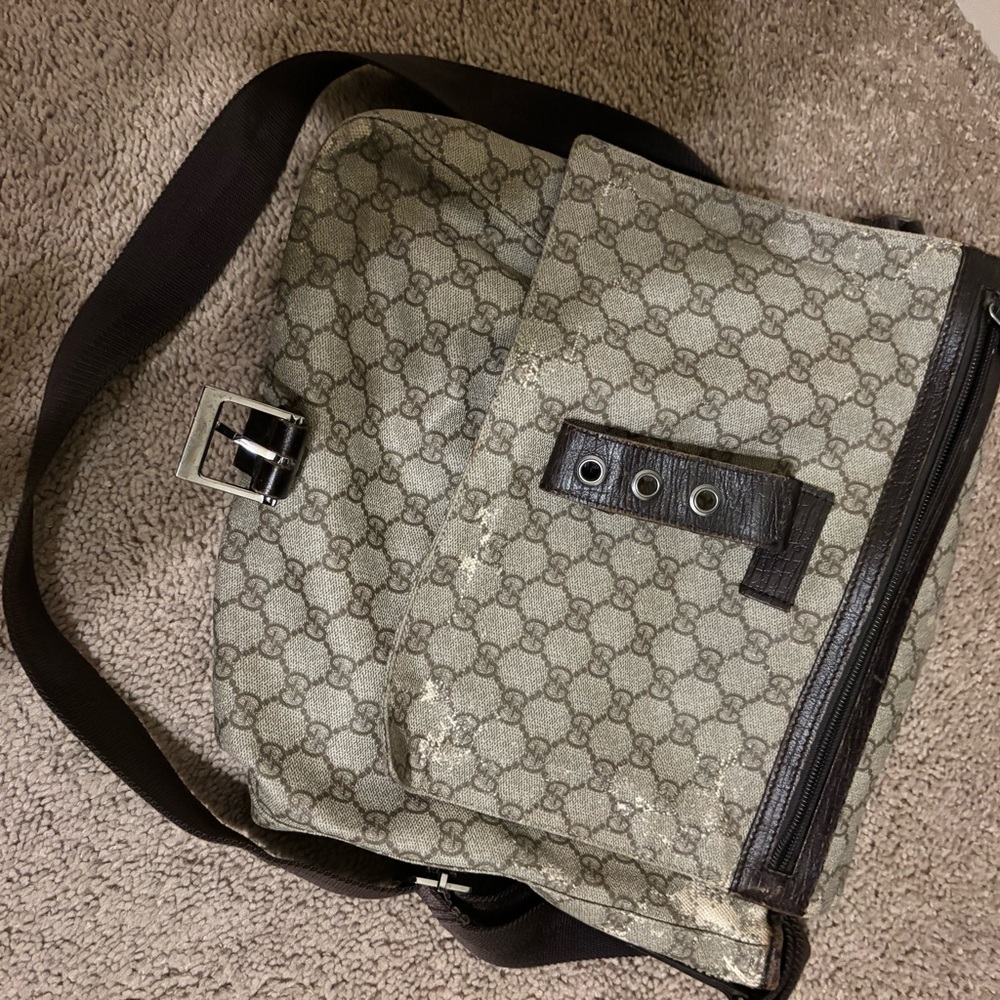 Gucci Gray and Black Messenger Bag with Iconic Design